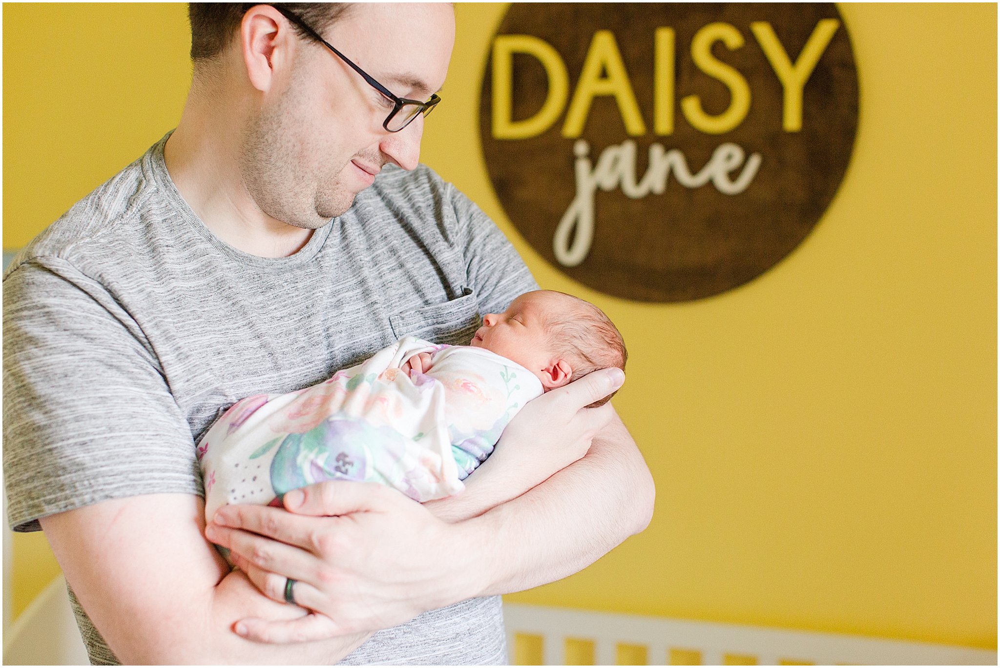 Bright Daisy Newborn Session_0010.jpg